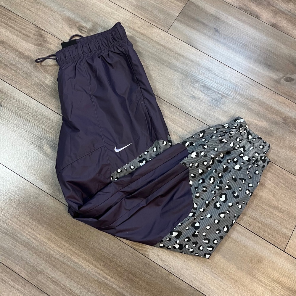 Nike Womens Purple Animal Print Windrunner Track Pants Joggers Medium J-16